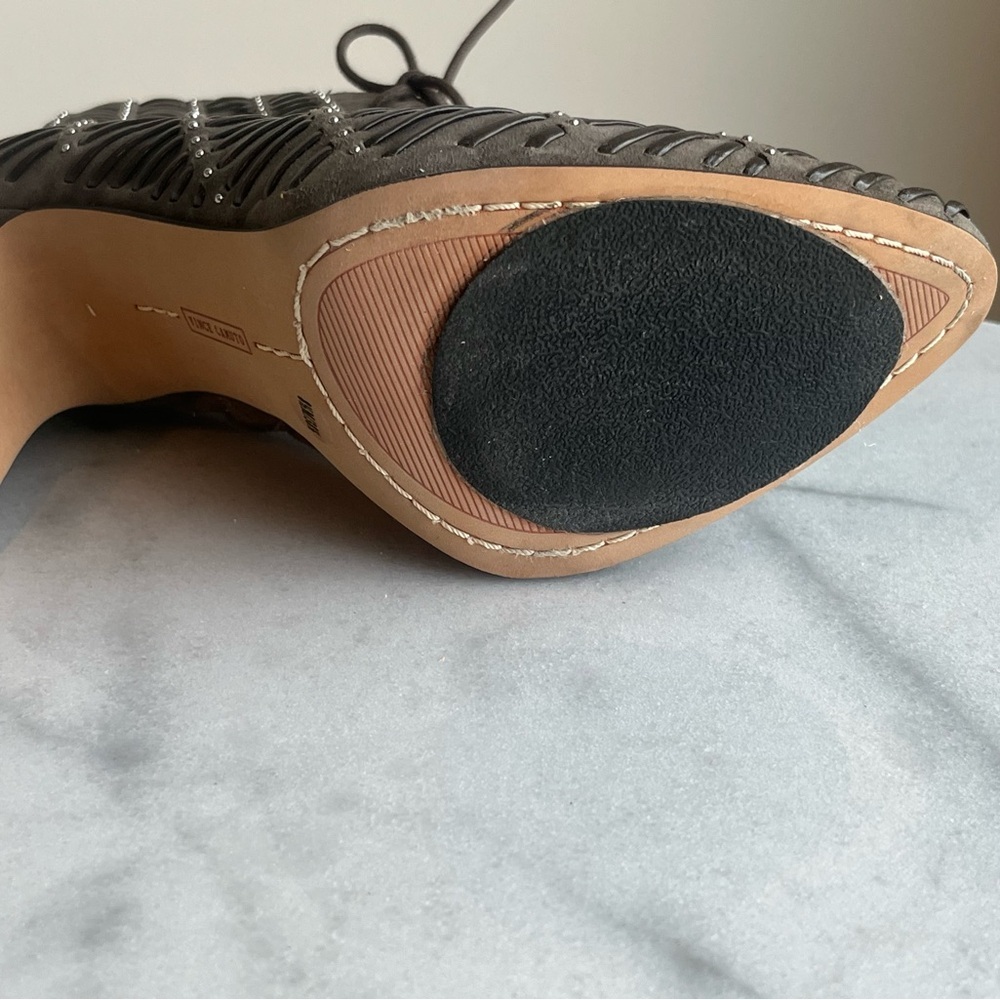 Vince Camuto Women's Megara Ankle Bootie 8.5M Vintage Look - Picture 10 of 16